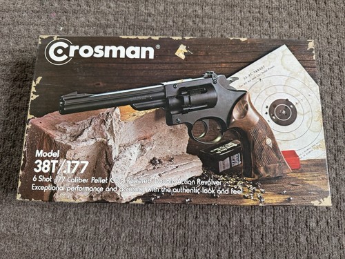 Vintage crosman model - model, target